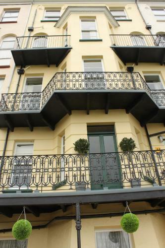 Hostal The Collingdale Guest House
