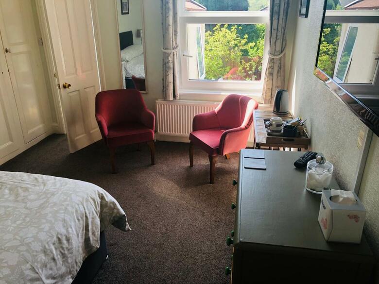 Hostal Varley House