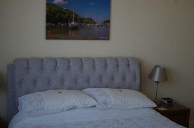 Hostal Varley House
