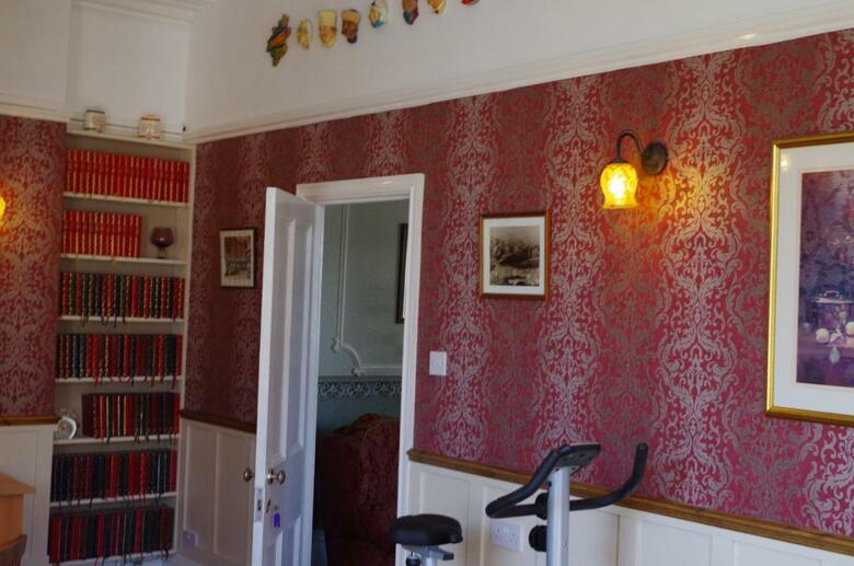 Hostal Varley House