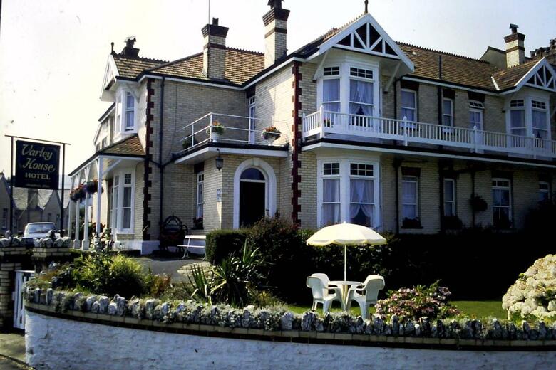 Hostal Varley House