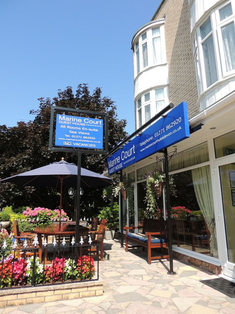 Hostal Marine Court