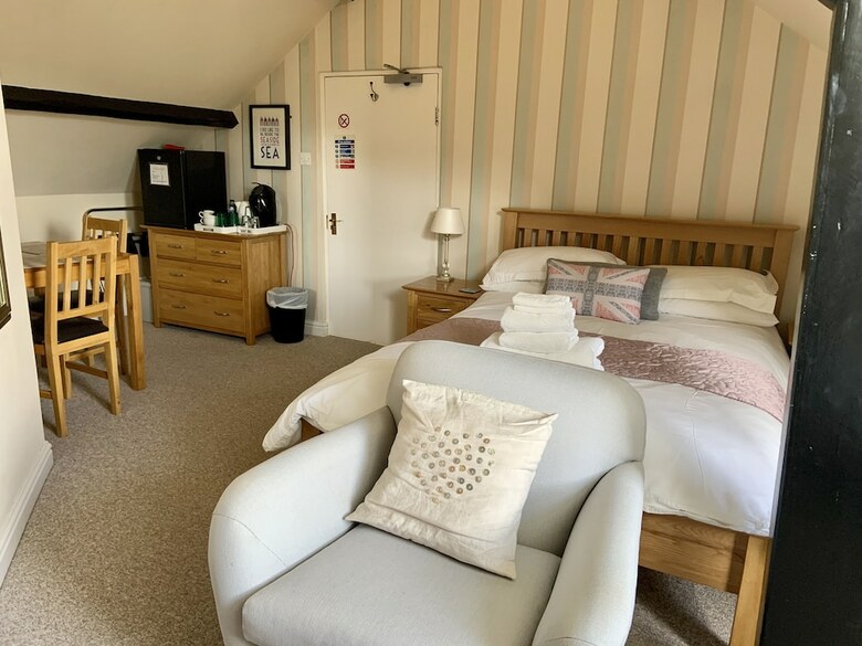Hostal Epchris House