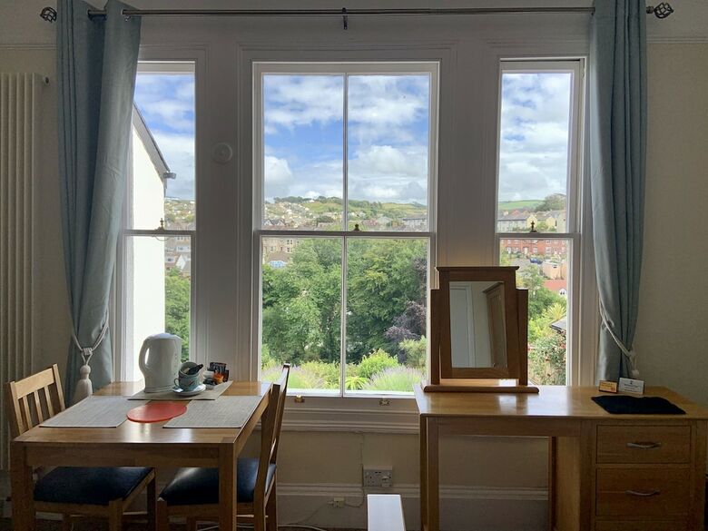 Hostal Epchris House