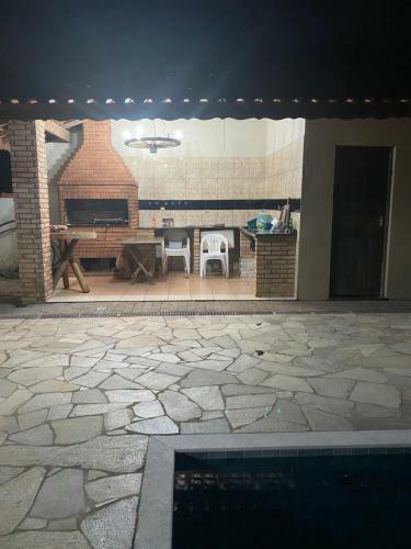 Casa Com Piscina E Churrasqueira Em Condominio