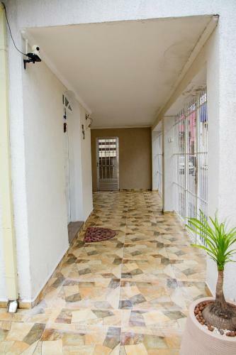 Novo Casa Com Piscina No Centro De Caraguatatuba