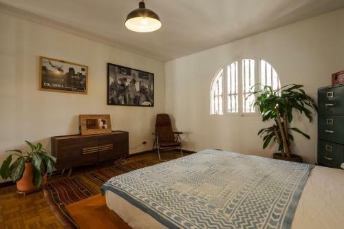 Lodge Colonial Villa In Laureles