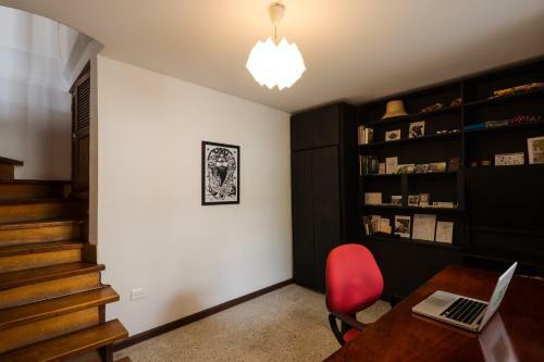 Lodge Colonial Villa In Laureles