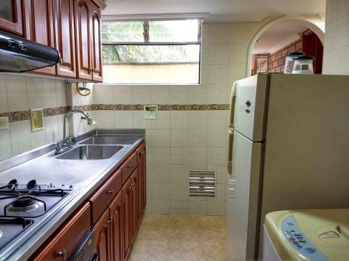Apartamento Bueno, Bonito, Barato Y Cerca A El Poblado