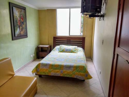 Apartamento Bueno, Bonito, Barato Y Cerca A El Poblado