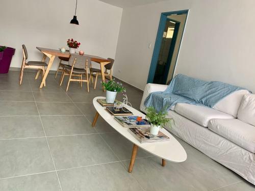 Charming Apartment In Downtown ? Home Aris 301
