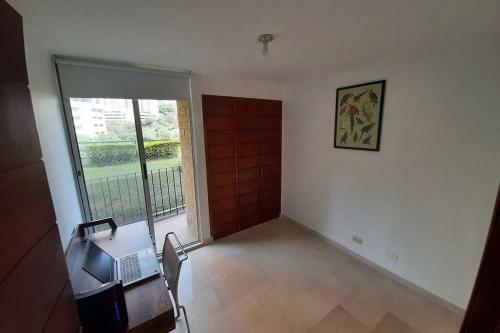 Apartamento De 2 Habitaciones Amoblado