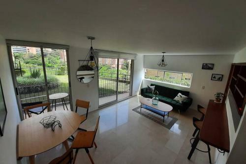 Apartamento De 2 Habitaciones Amoblado
