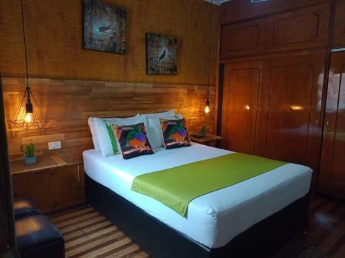 Hostal The Garden Lleras