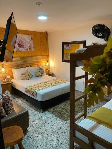 Hostal The Garden Lleras