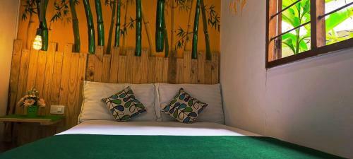 Hostal The Garden Lleras