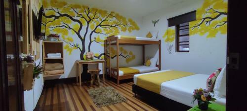 Hostal The Garden Lleras