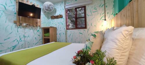 Hostal The Garden Lleras