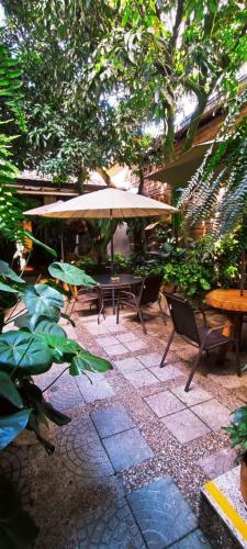 Hostal The Garden Lleras