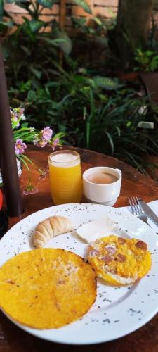 Hostal The Garden Lleras