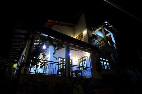 Hostal Kings Kingdom Villa