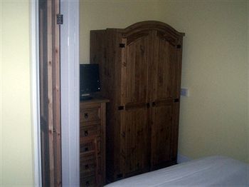 Hostal Rooftree Guest House