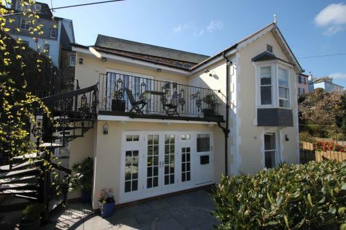 Hostal St Elmo Cottage