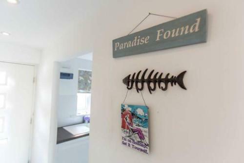 Let?s Unwind Cottages - The Salty Dog & Rock Lobster