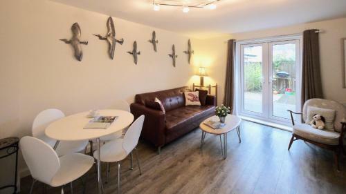 Let?s Unwind Cottages - The Salty Dog & Rock Lobster