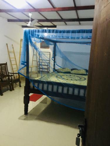 Hostal The Wave Surf Inn Midigama