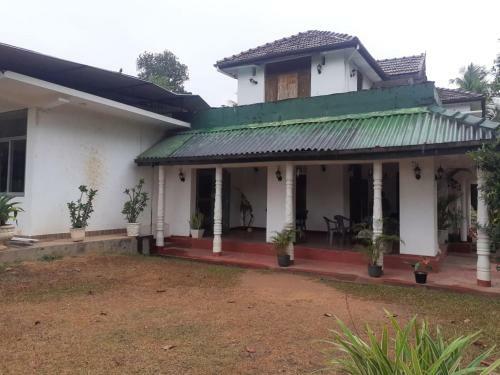 Hotel Lak Niwasa