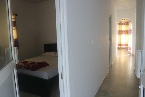Hostal Tunnel Corner Guest