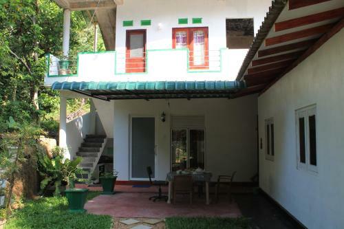 Hostal Little Mount Guest House
