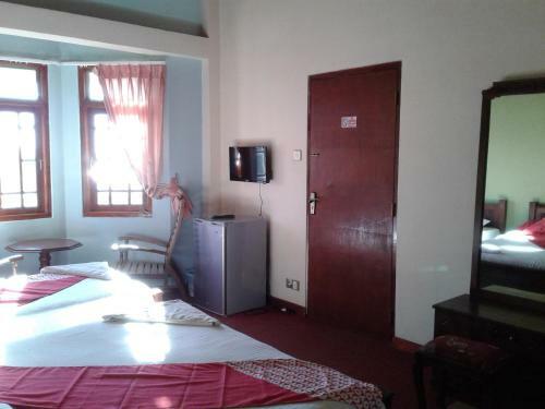 Hostal Dennis Inn