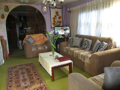 Hostal Redwood Homestay