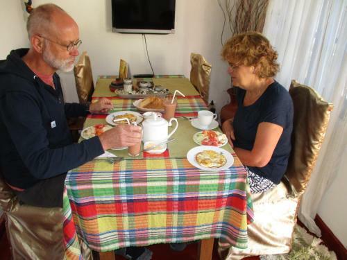 Hostal Redwood Homestay