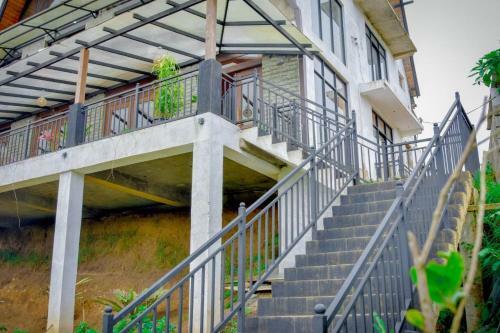 Hotel Omaya Hills
