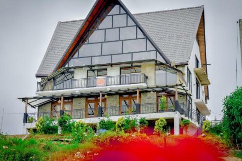 Hotel Omaya Hills