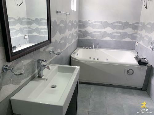 Hotel Y2k Holiday Home