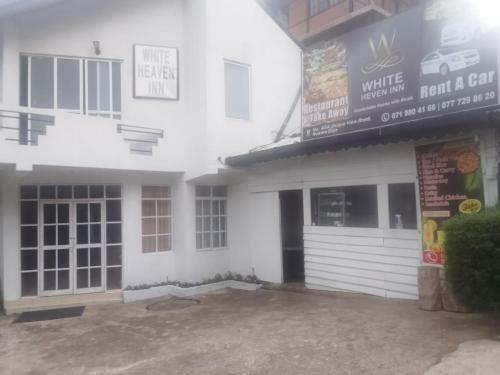 Hostal White Heaven Inn