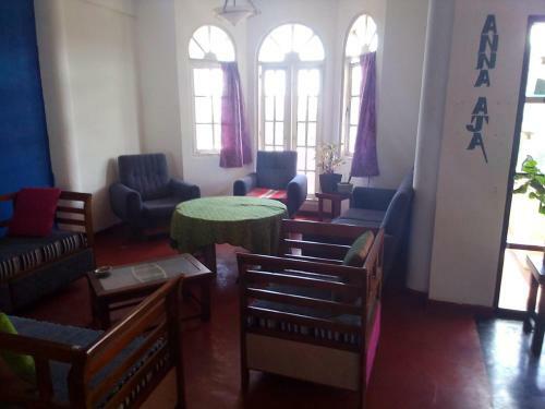 Hostal Anna Aja Guest Inn
