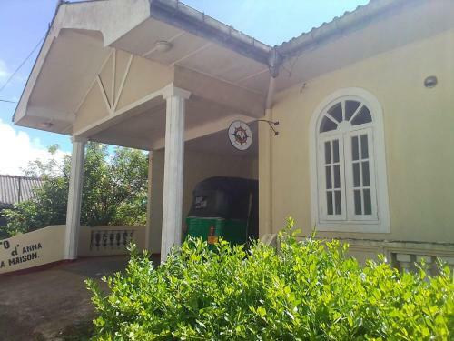 Hostal Anna Aja Guest Inn