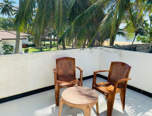 Hostal Mary Land Beach Hotel