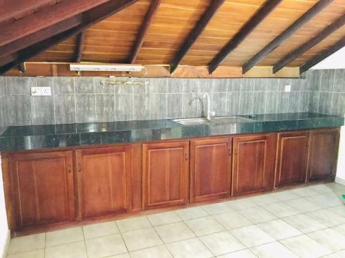 Villa In Waikkal Beach Negombo