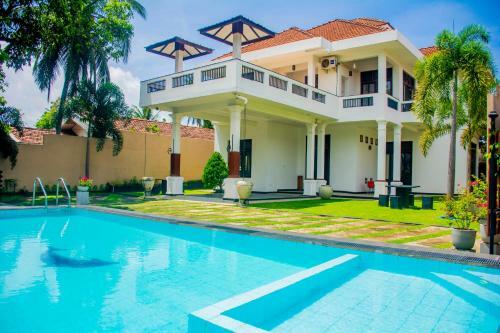 Hotel Woodnest Villas