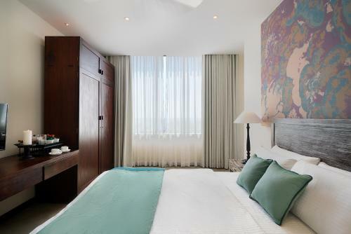 Reef Thalpe - 6 Bedroom Serviced Villa