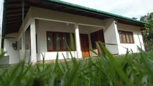 Bed & Breakfast Xaviers Nila Villa