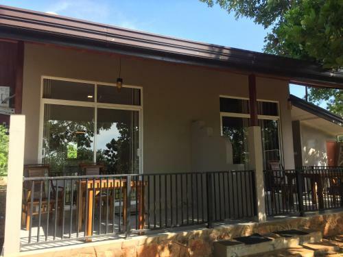 Hotel Saffron Lake Yala