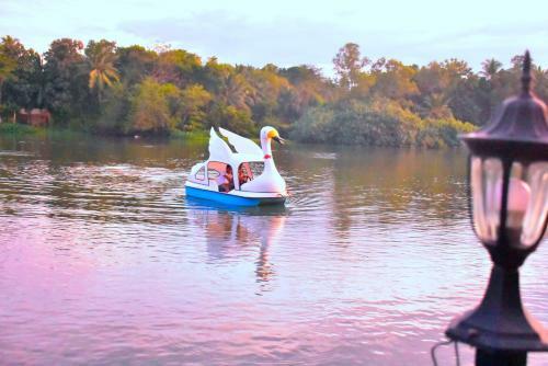 Hotel Pelican Lake