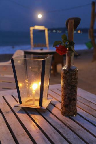 Hostal Golden Surfer Beach Hotel